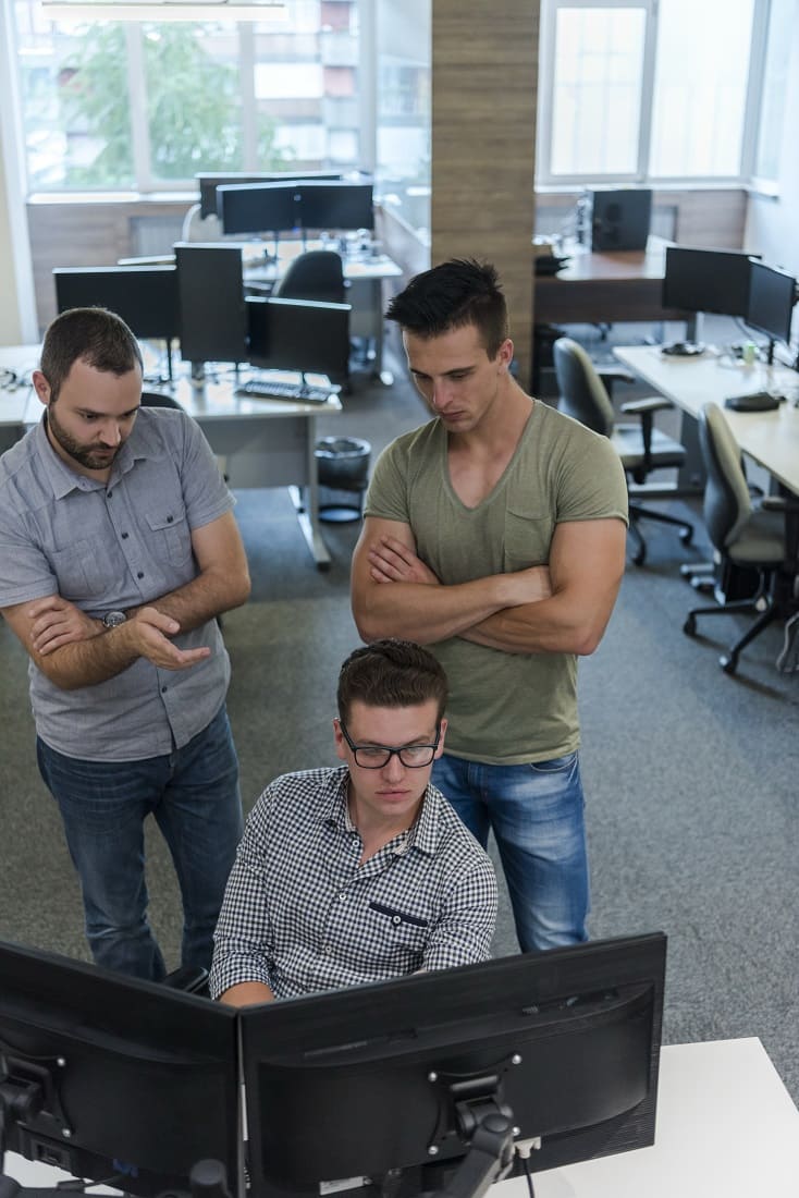 Desarrollo de software y aplicaciones a la medida Desarrollo de software y aplicaciones a la medida